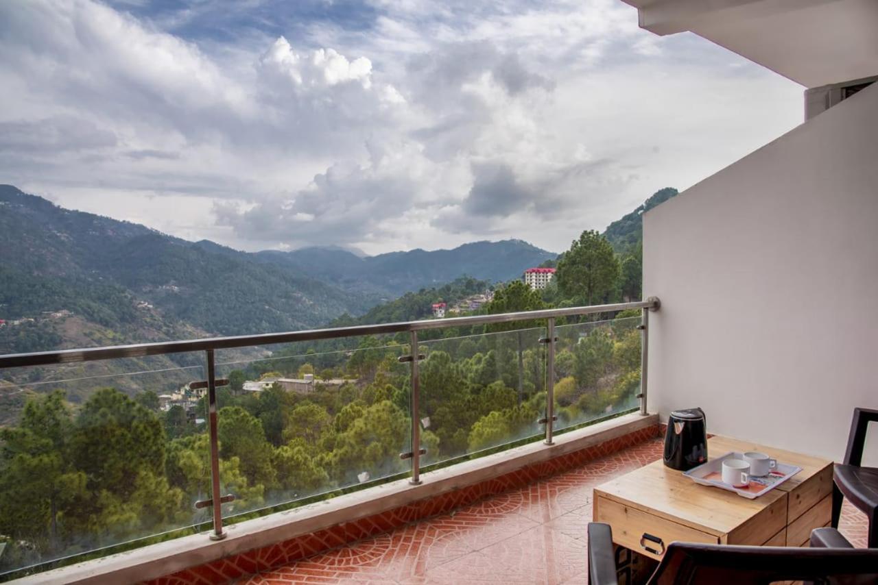 The Western Heights I Serviced Apartments I Pvt Balcony I Lift I Peacefull Area I Family Accomodation I Kasauli I By Exotic Stays Eksteriør billede