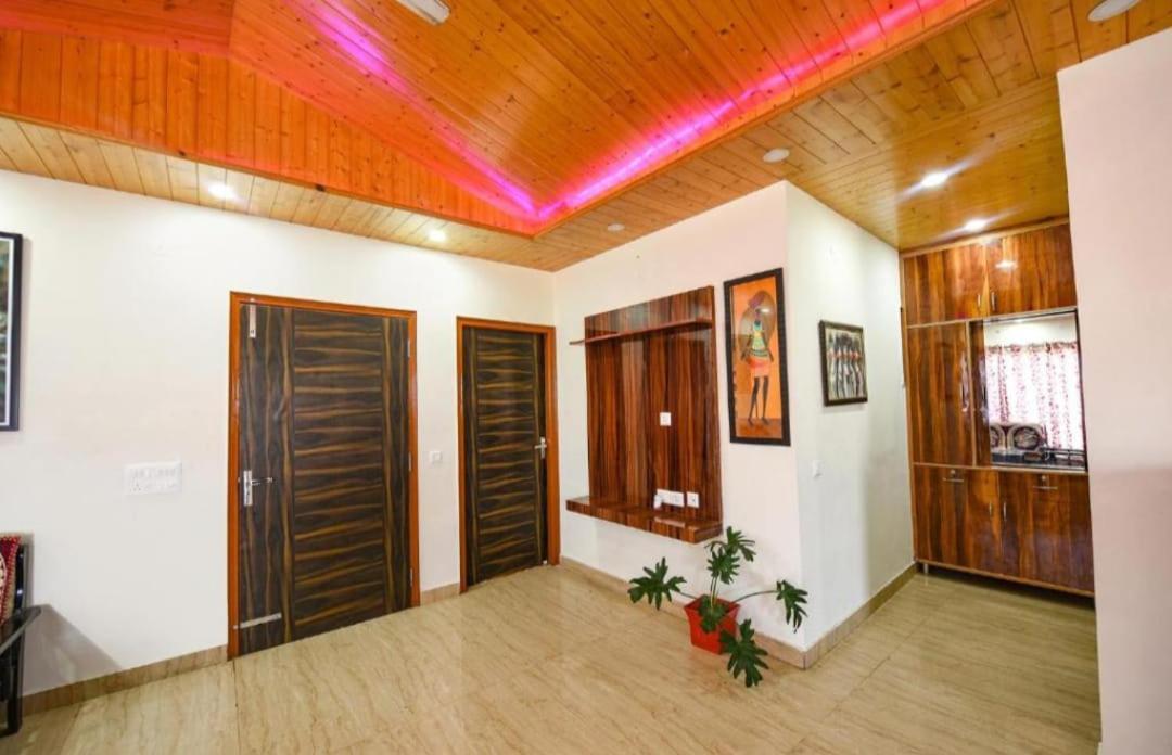 The Western Heights I Serviced Apartments I Pvt Balcony I Lift I Peacefull Area I Family Accomodation I Kasauli I By Exotic Stays Eksteriør billede