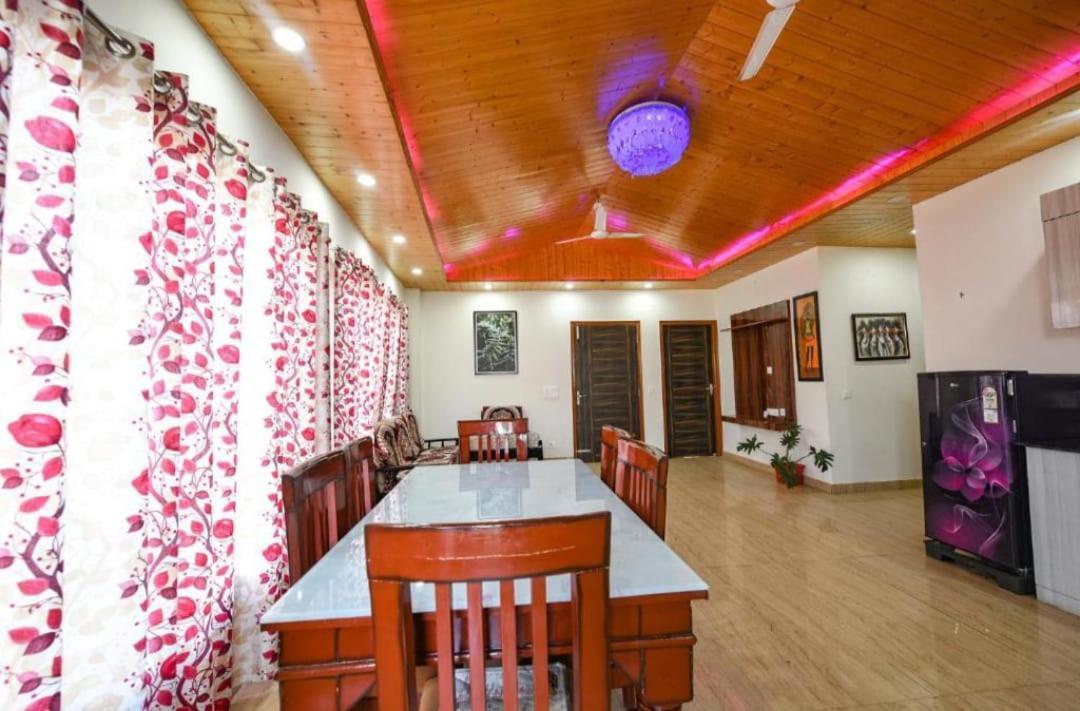 The Western Heights I Serviced Apartments I Pvt Balcony I Lift I Peacefull Area I Family Accomodation I Kasauli I By Exotic Stays Eksteriør billede